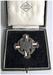 London Hospital presentation case  and badge - circa 1930 - 34